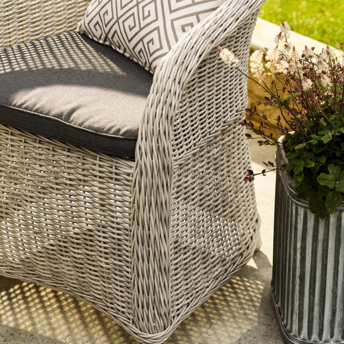 Garden Trading Brayford Bistro Set Light Grey - Image 3