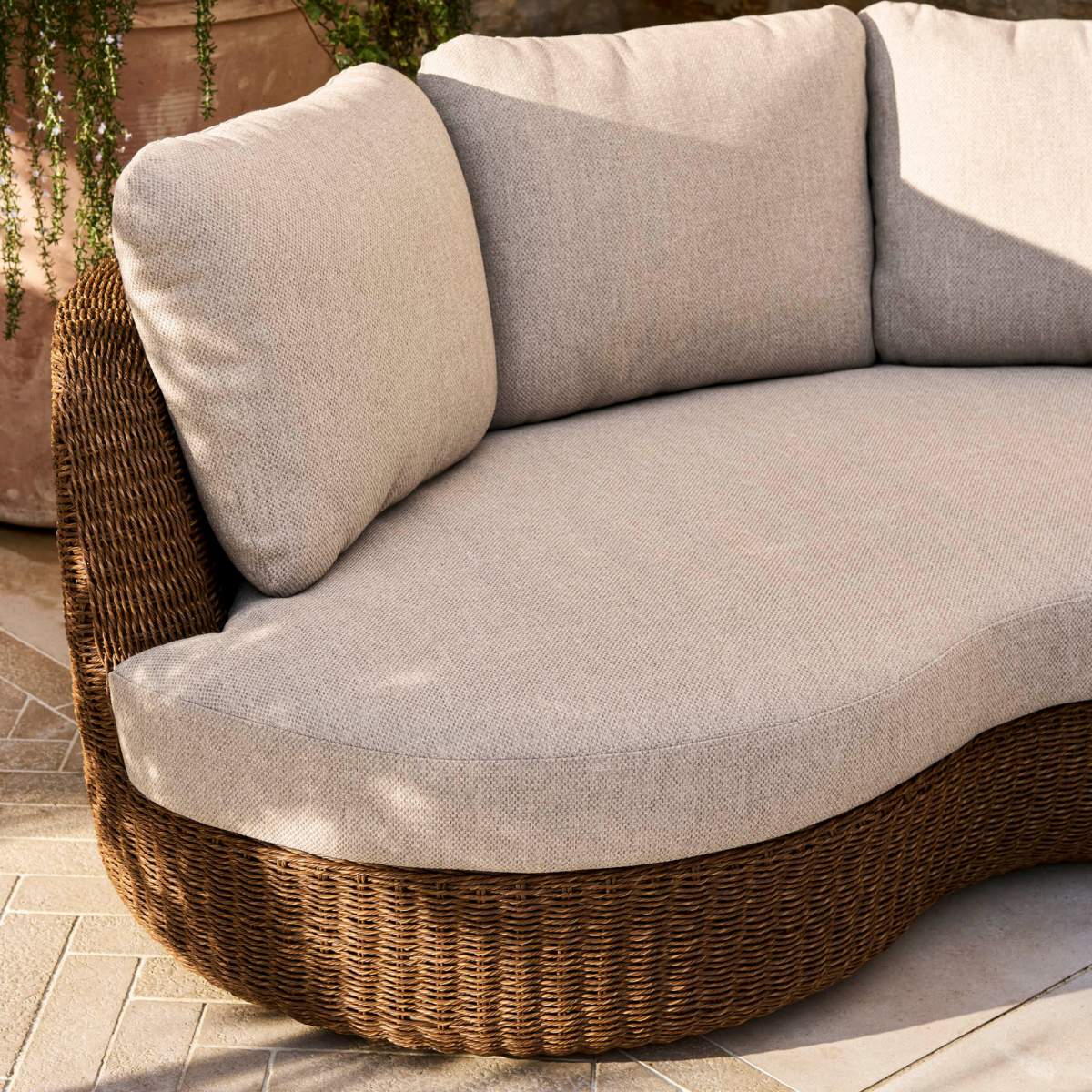 Garden Trading Hambridge Curved Corner Sofa Set Dark Natural - Image 10