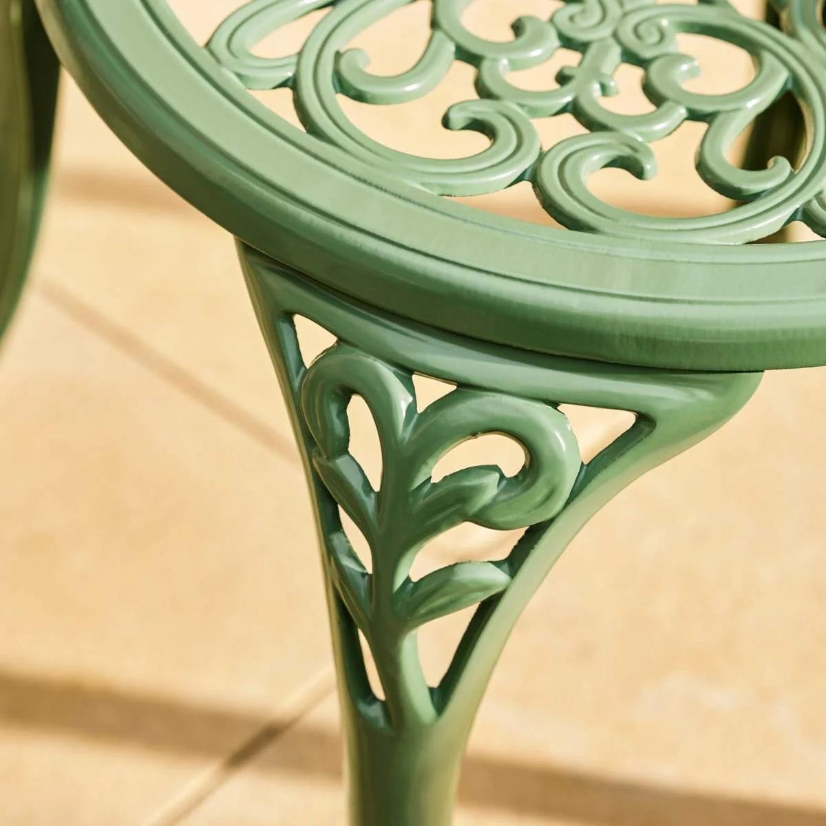 Garden Trading Watemoor Bistro Set Thistle Green - Image 3