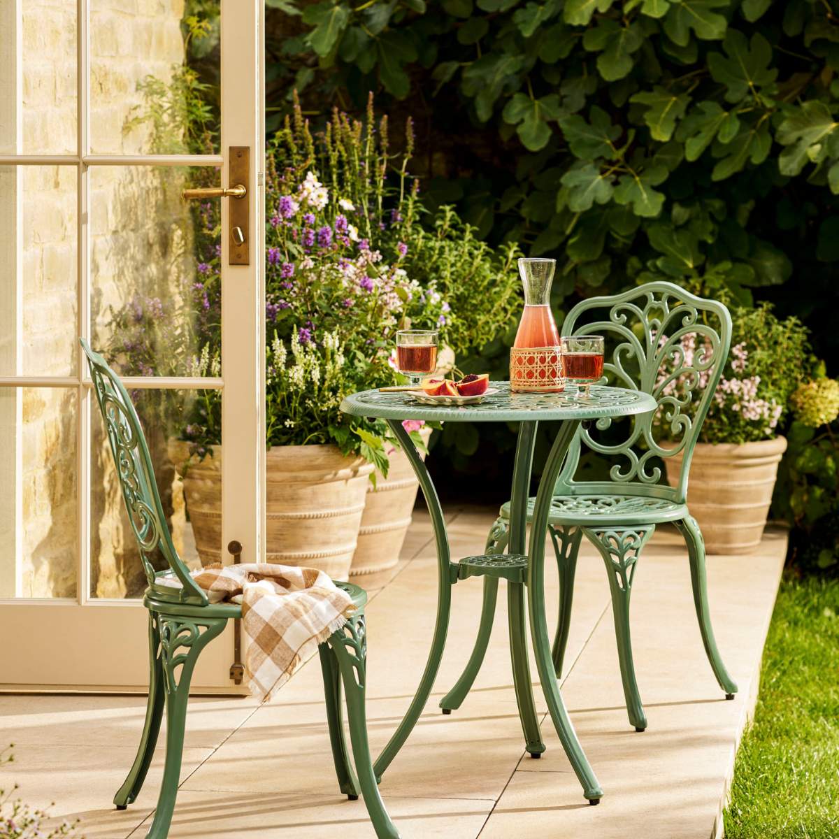 Garden Trading Watemoor Bistro Set Thistle Green - Image 9