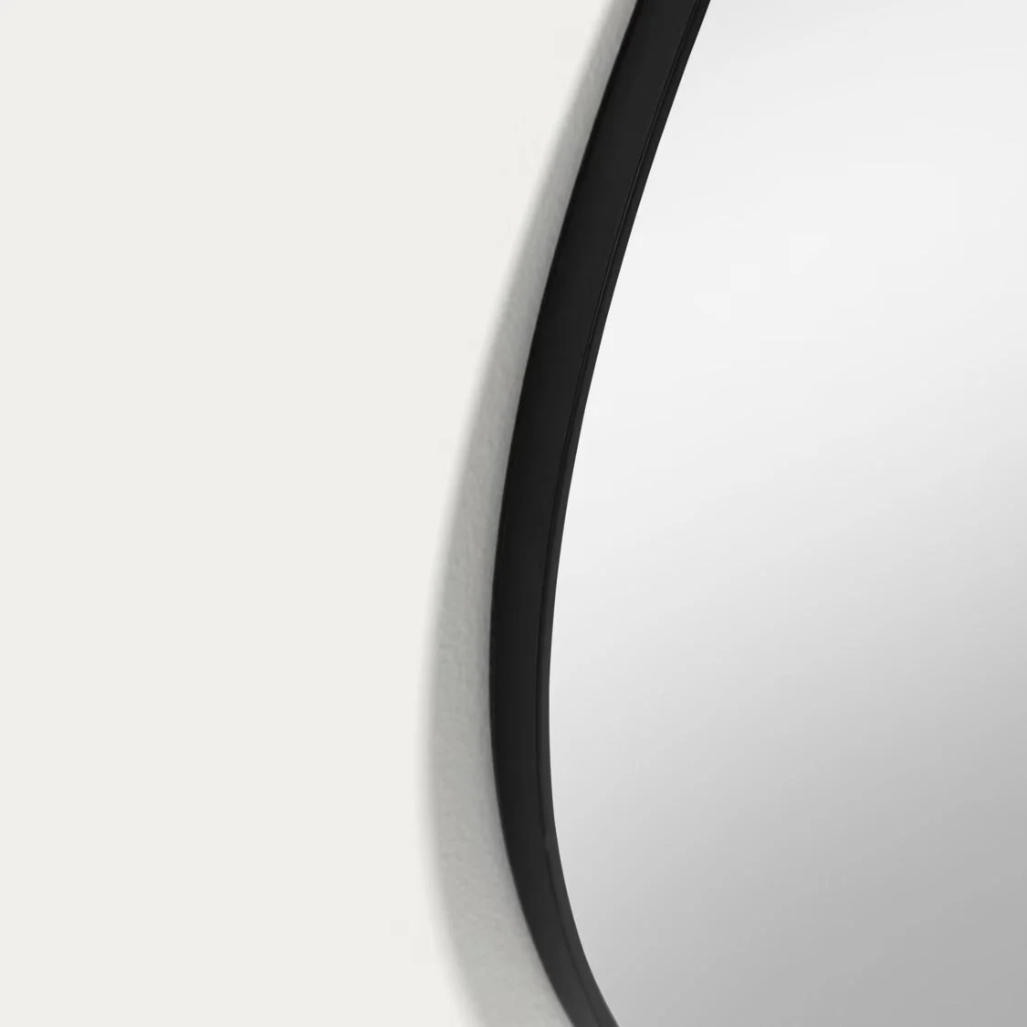 Kave Home Anera Steel Mirror - Image 4