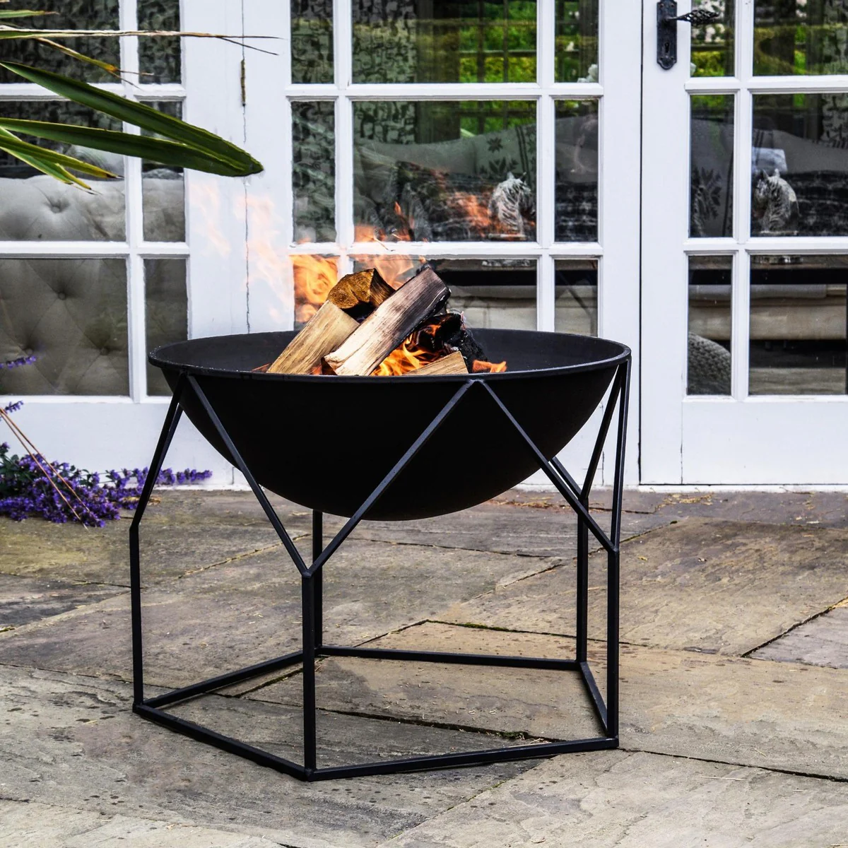 Ivyline Outdoor Buckingham Fire Pit - Image 10