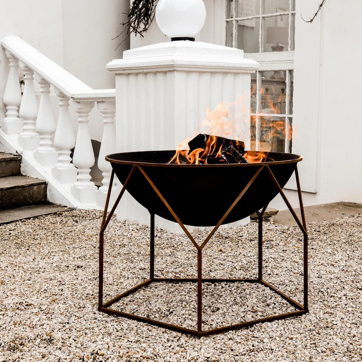 Ivyline Outdoor Buckingham Fire Pit - Image 5