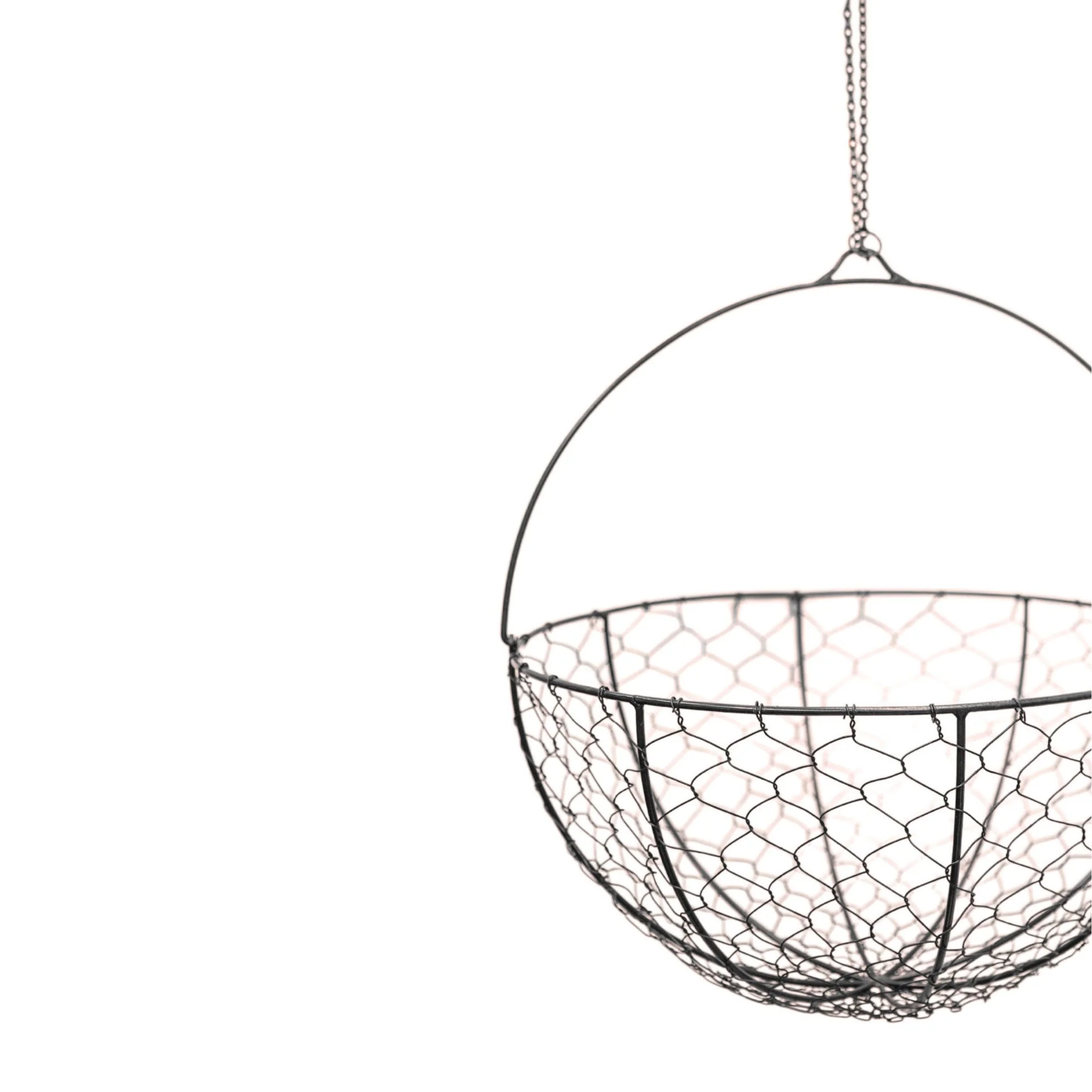 Ivyline Outdoor Hanging Wired Netted Basket - Image 3